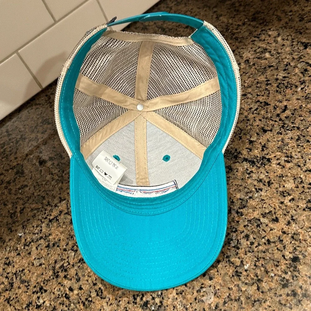 Patagonia P-6 Logo Trucker Hat Adjustable Teal Beige Organic Cotton